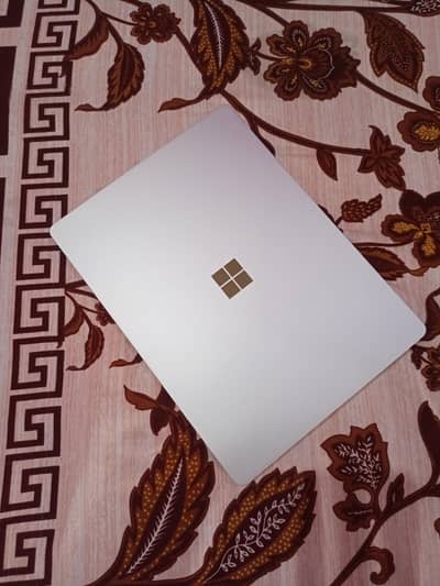 MICROSOFT SURFACE LAPTOP GO