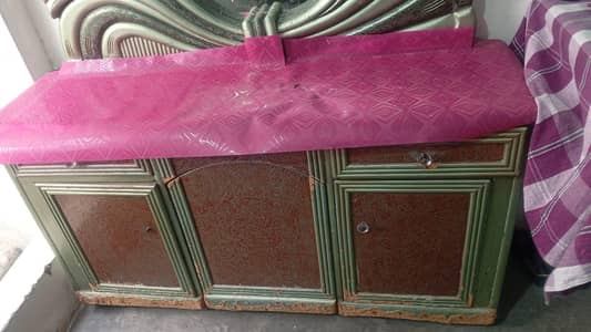 drasing table