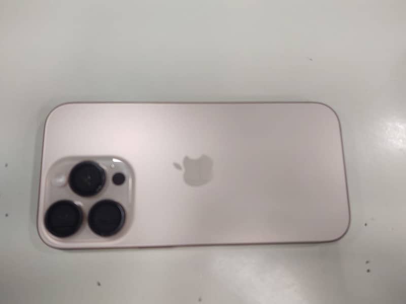 Apple iPhone 16 Pro 2