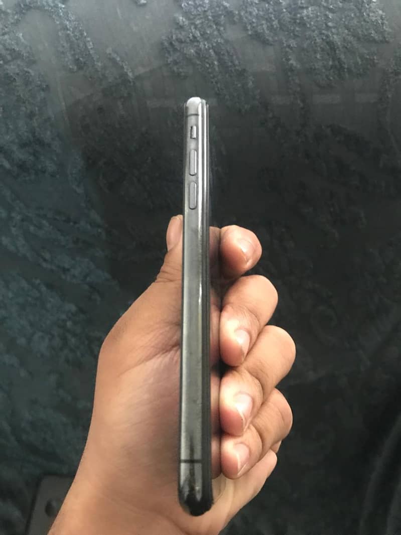 Apple iPhone X 3