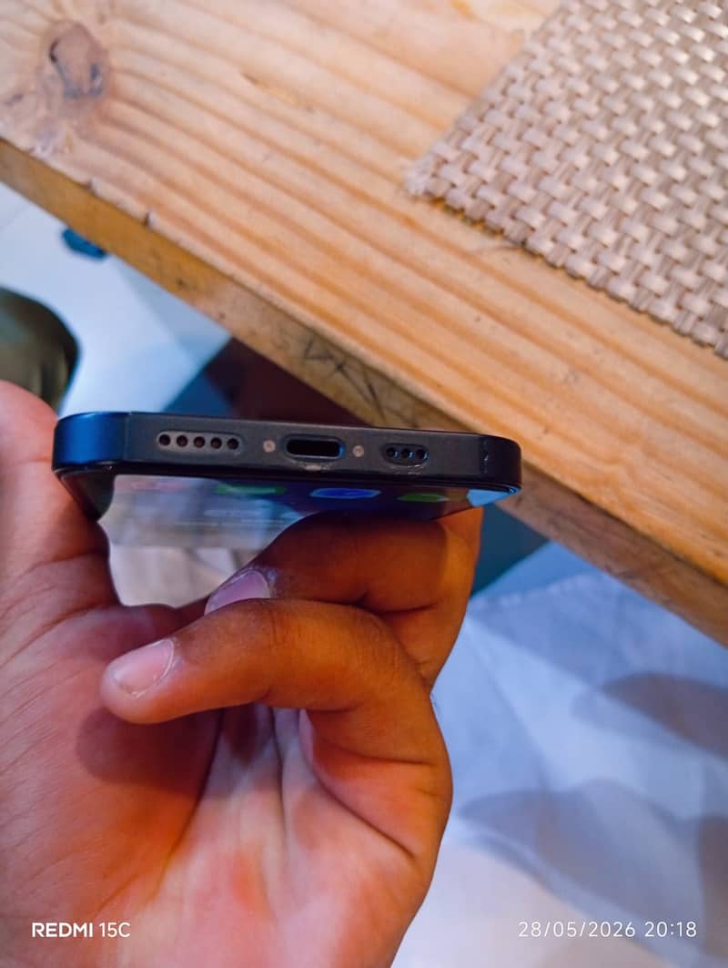 Apple iPhone 13 1