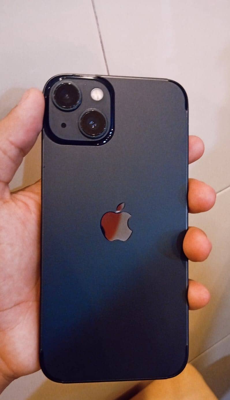 Apple iPhone 13 2
