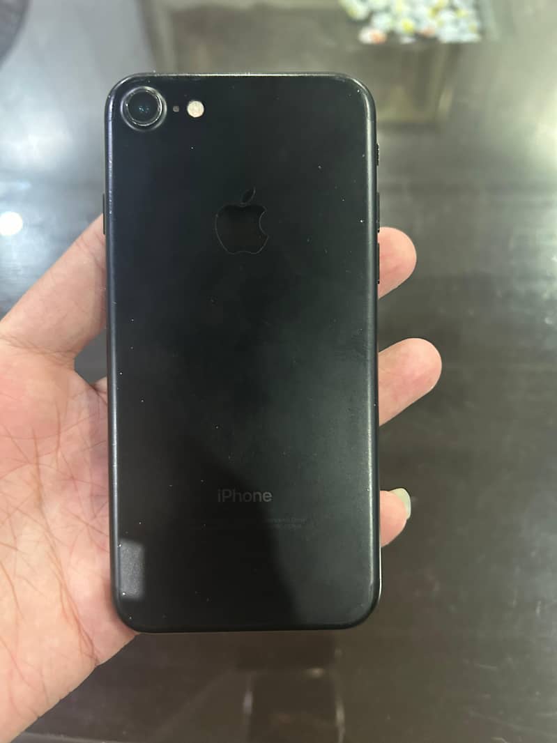 Apple iPhone 7 1