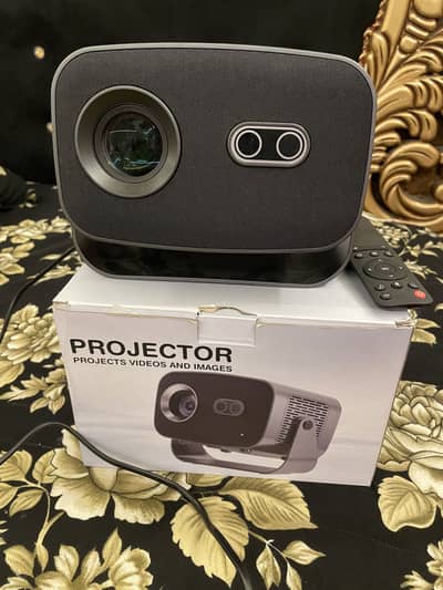 Smart Android projector 170 inch display 4k