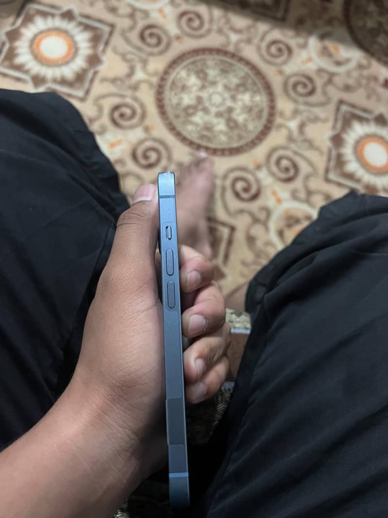 Apple iPhone 14 7