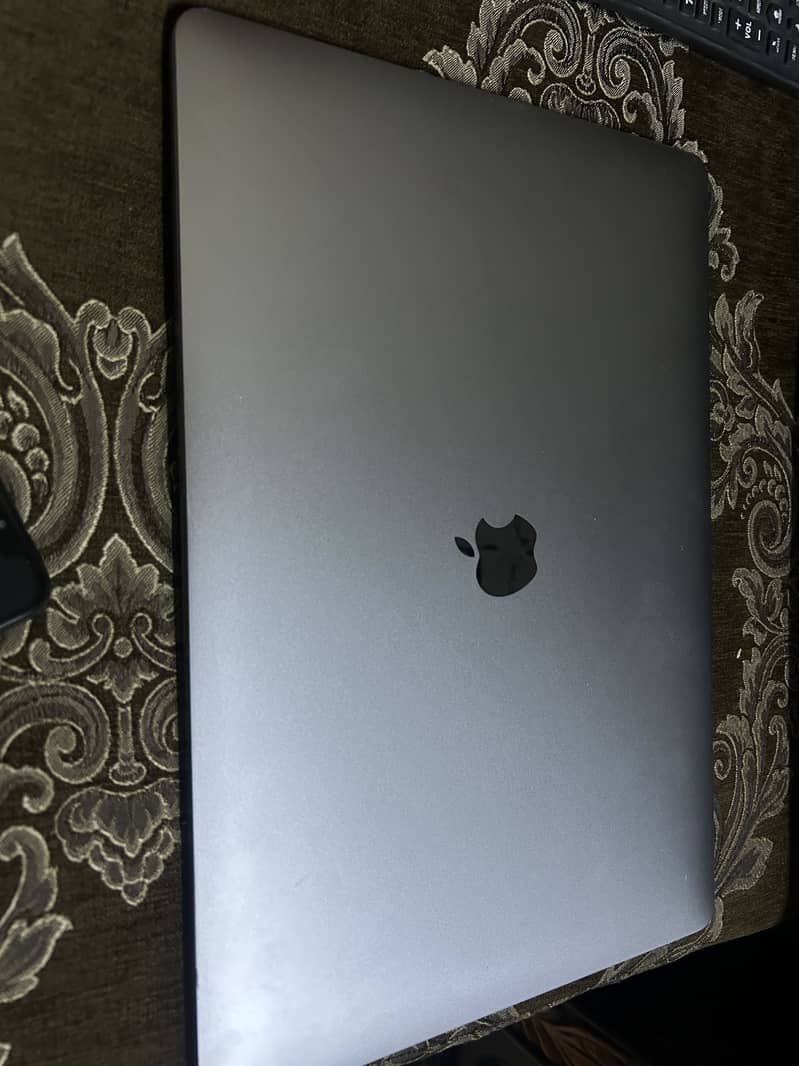 MacBook pro 2017 1