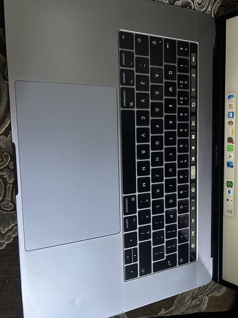 MacBook pro 2017 3