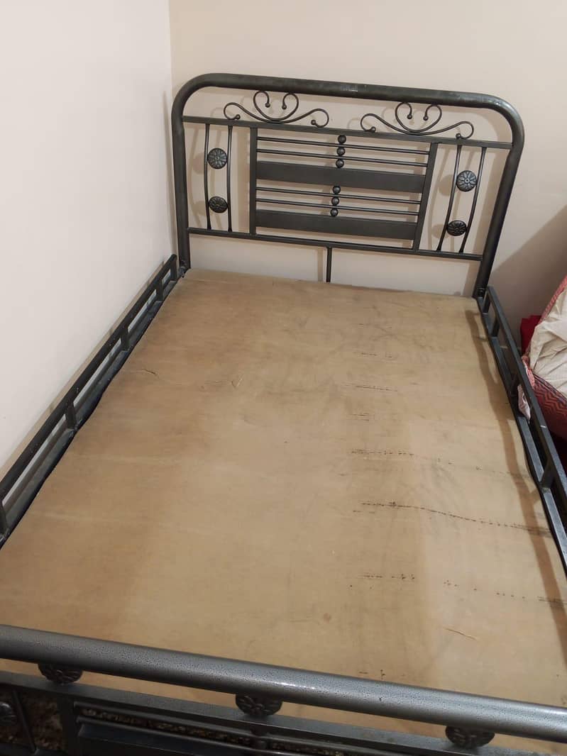 Single bed 4
