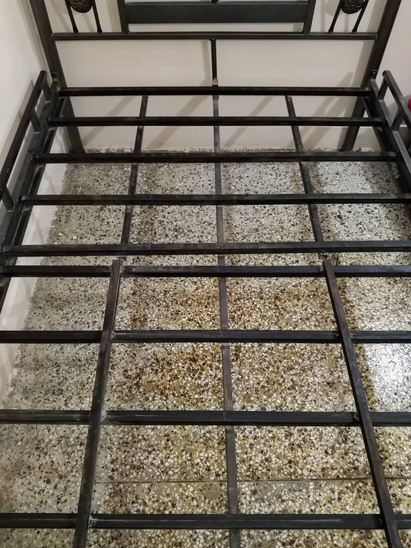 Single bed 6