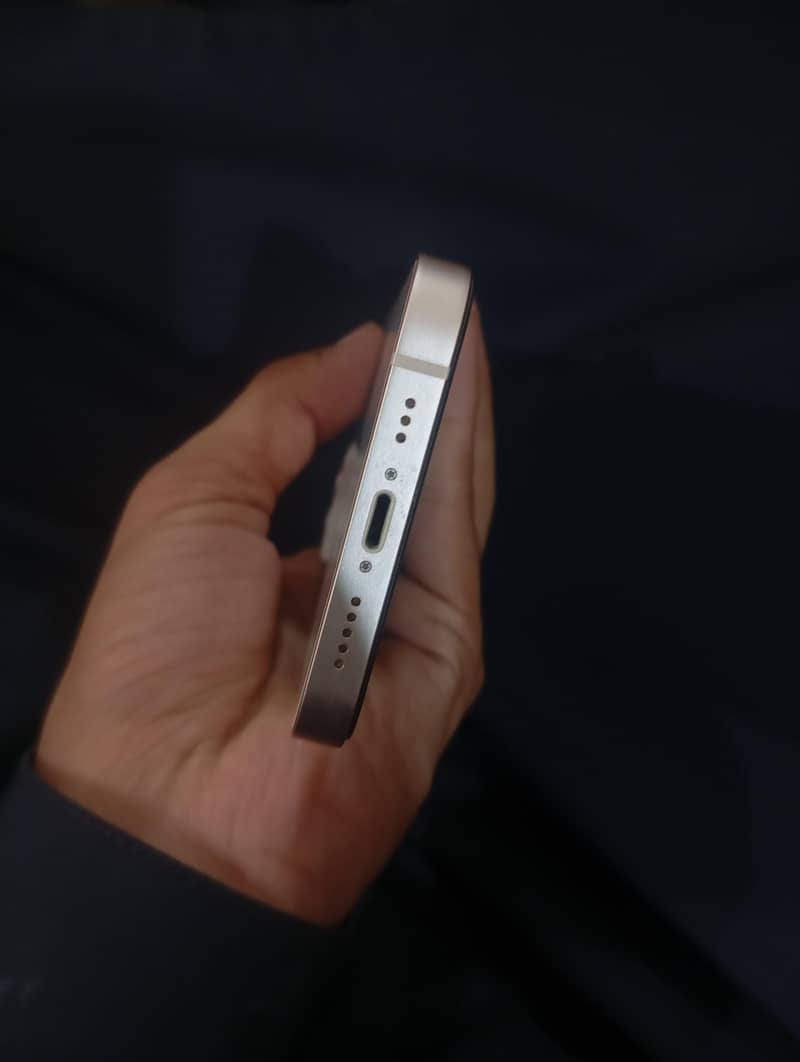 Apple iPhone 13 1