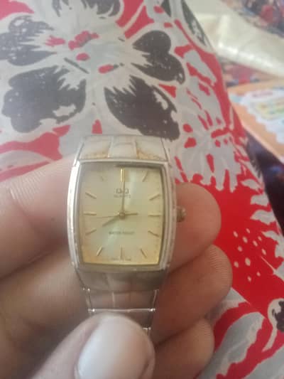 Q&Q VN65-010-YHM ladies watch