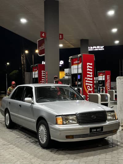 TOYOTA CROWN IN MINT CONDITION