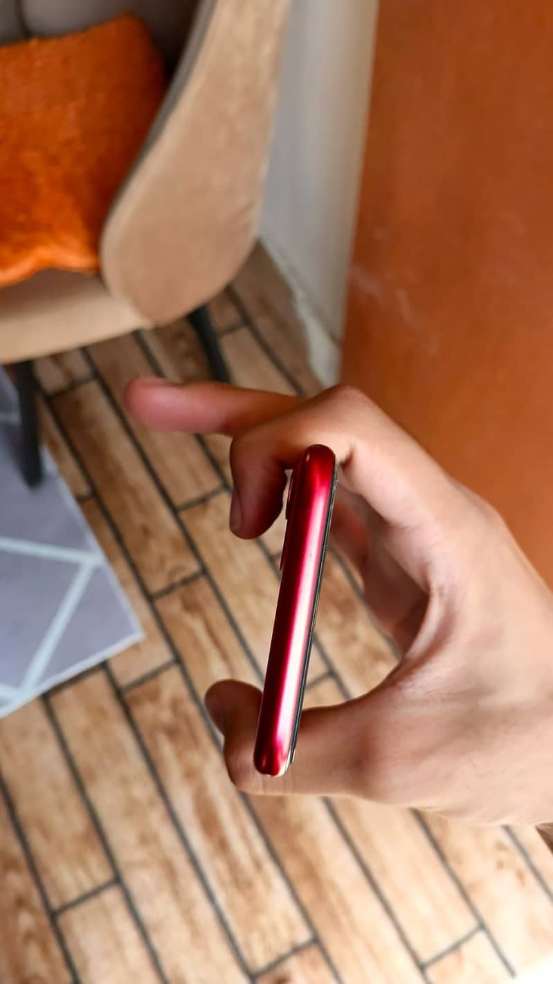 Apple iPhone 11 4
