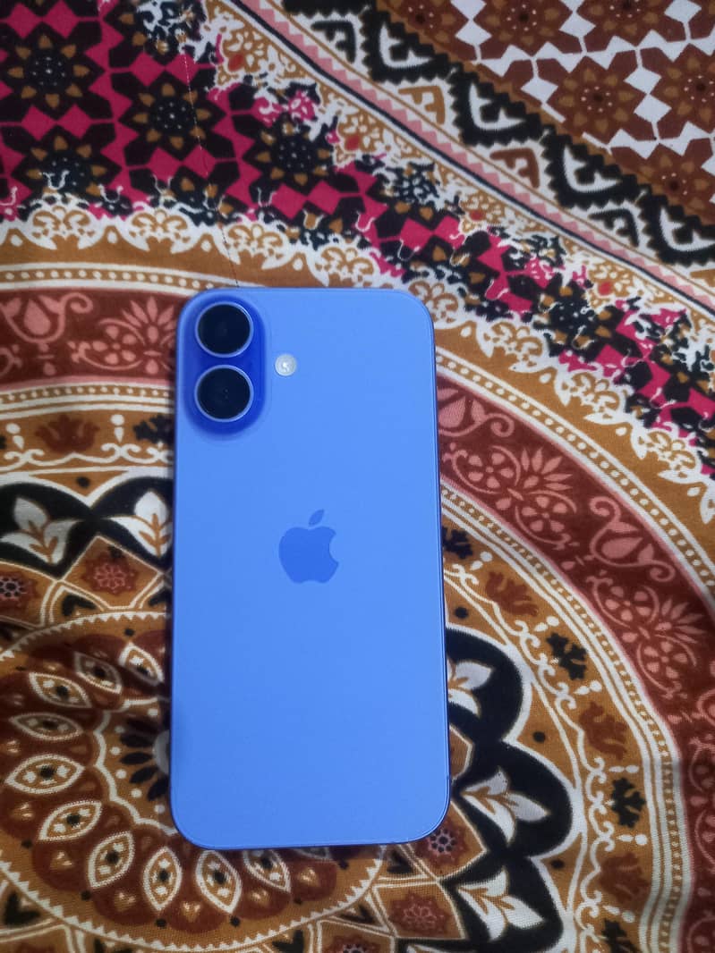 Apple iPhone 16 0