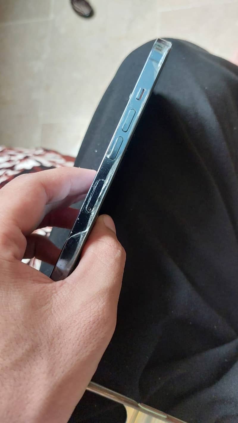 Apple iPhone 13 Pro 2