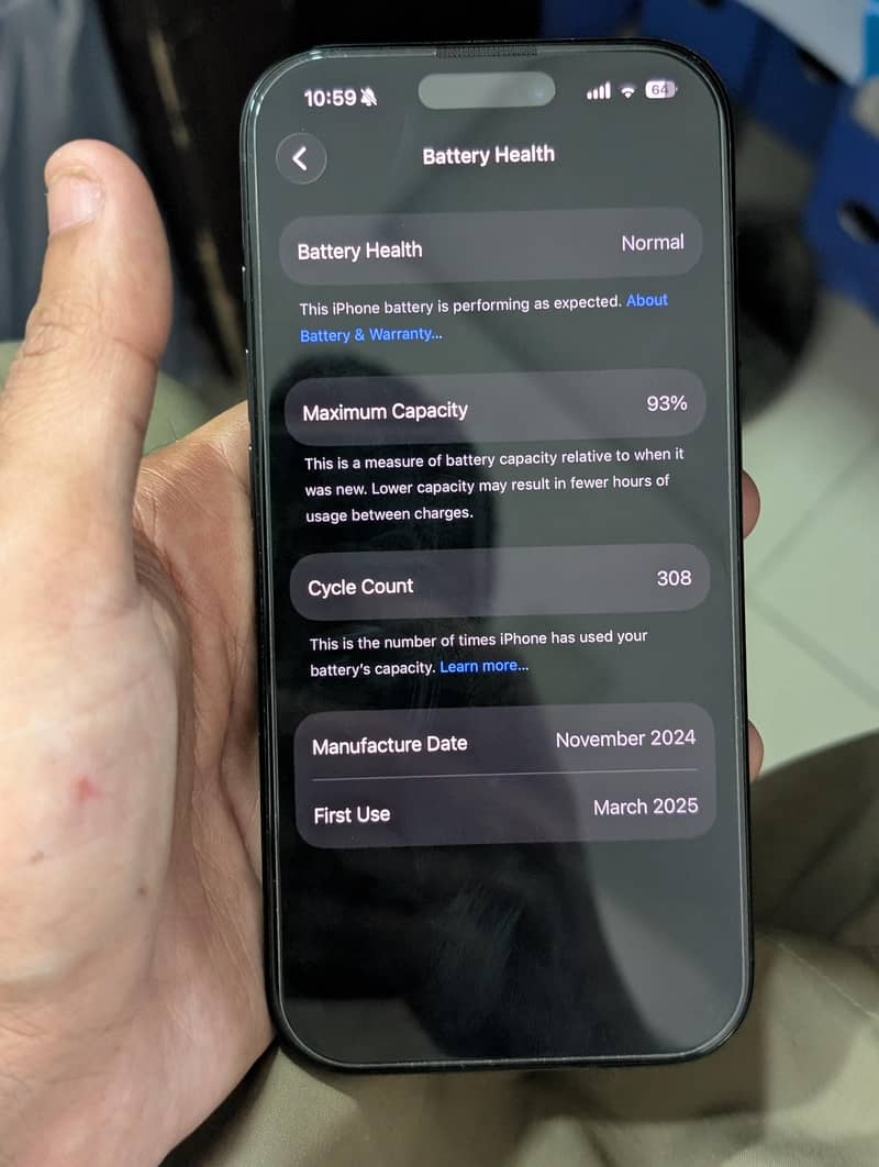iPhone 16 Pro 4