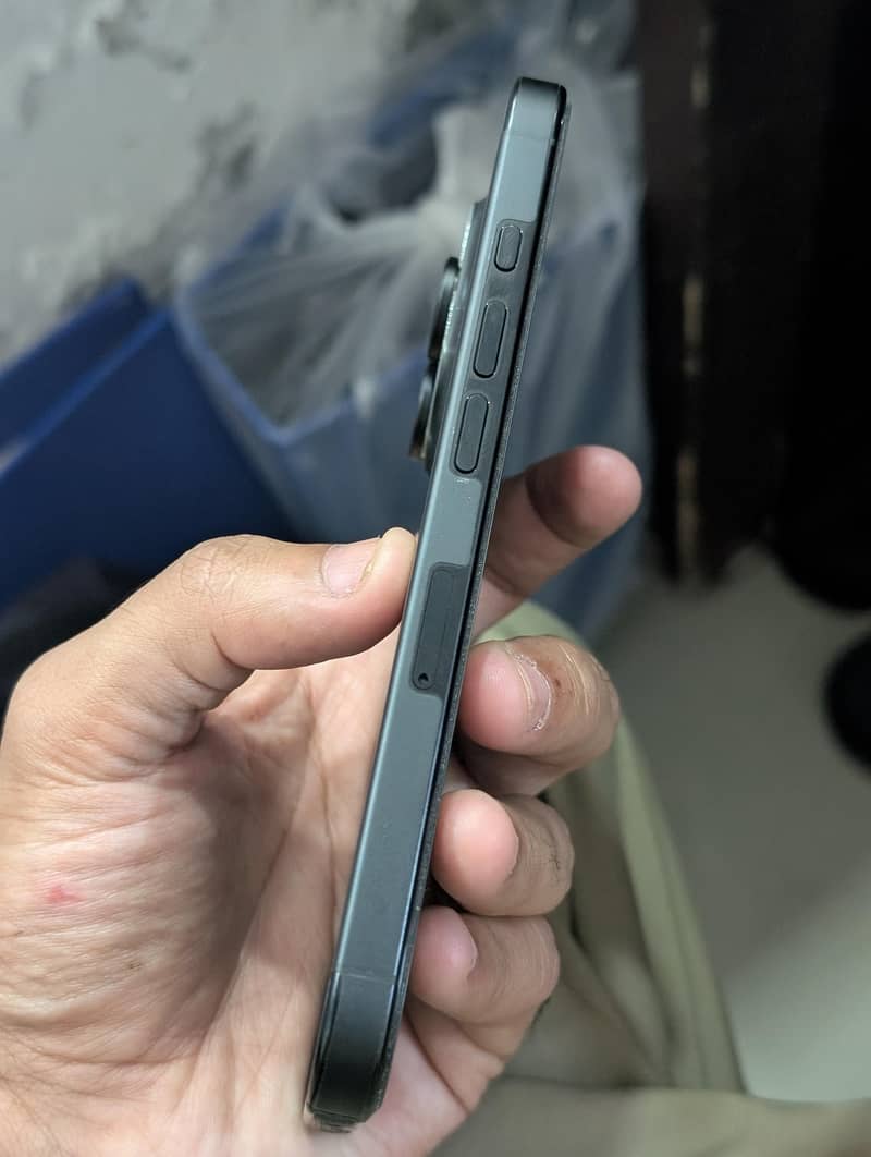 iPhone 16 Pro 8