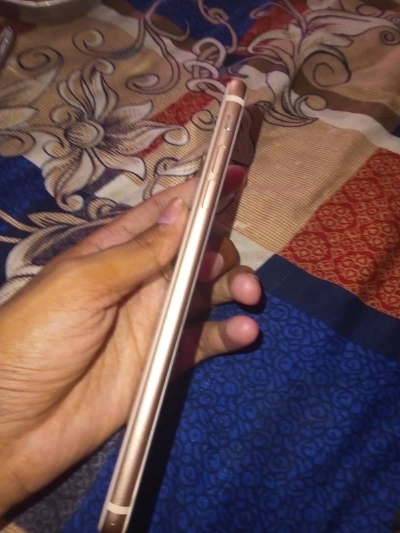 Apple iPhone 8 Plus 2