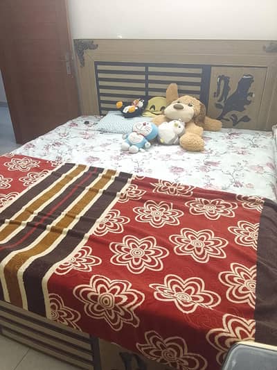 selling bed with mattress
