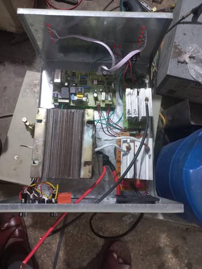 UPS 1000 WATT