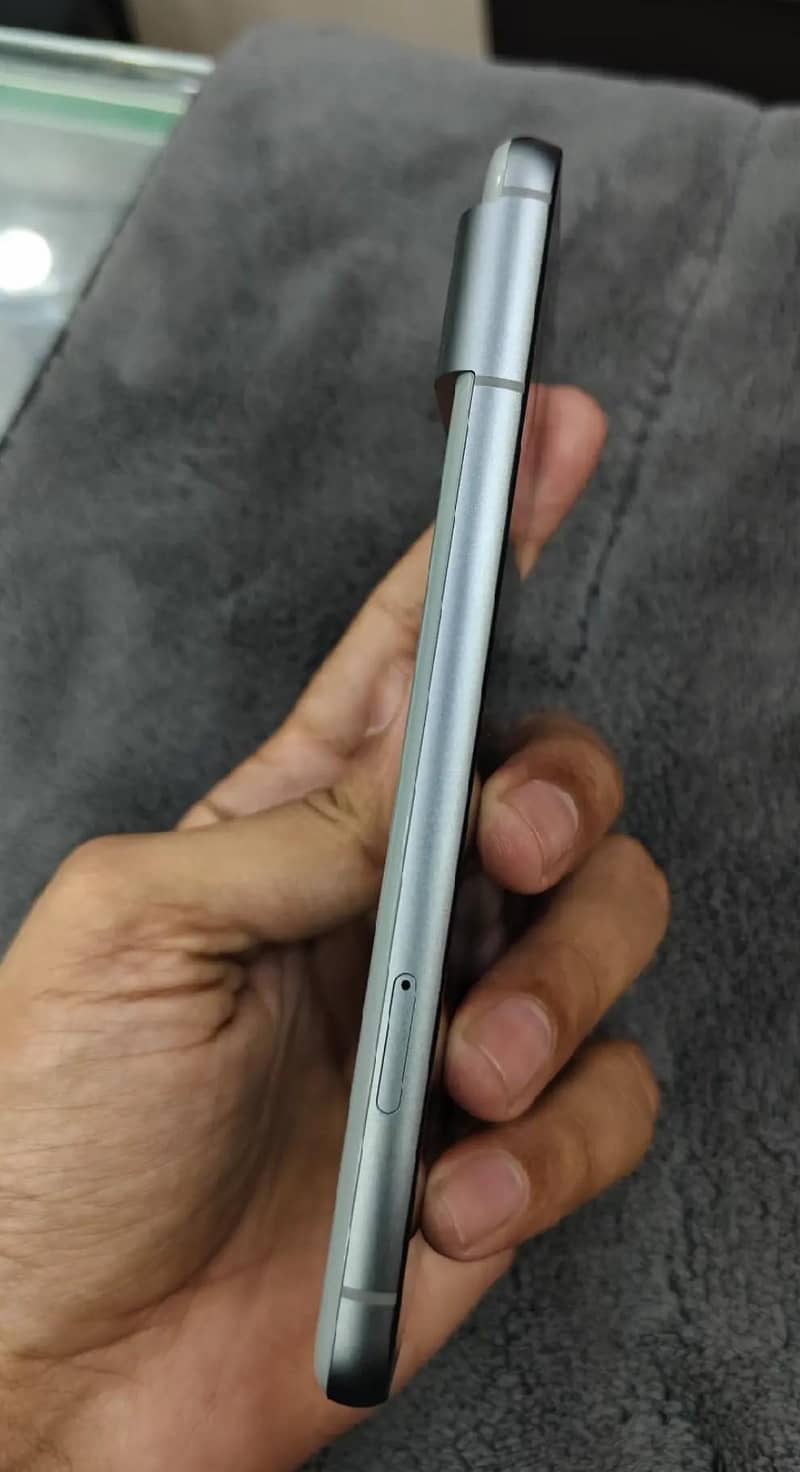 Google Pixel 8 3