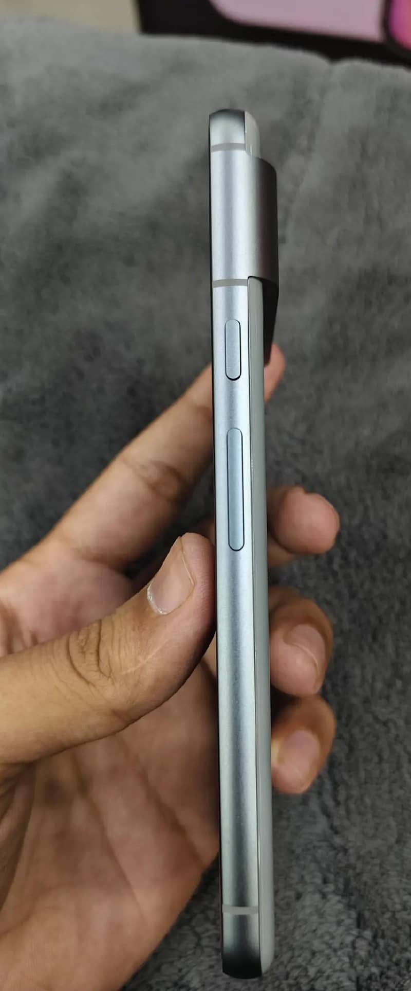 Google Pixel 8 4