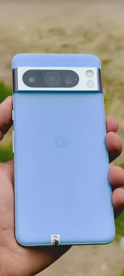 8 128 blue colour
