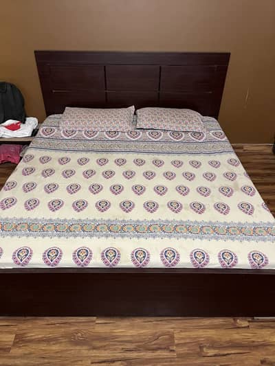Dark brown king size bed with mattrress