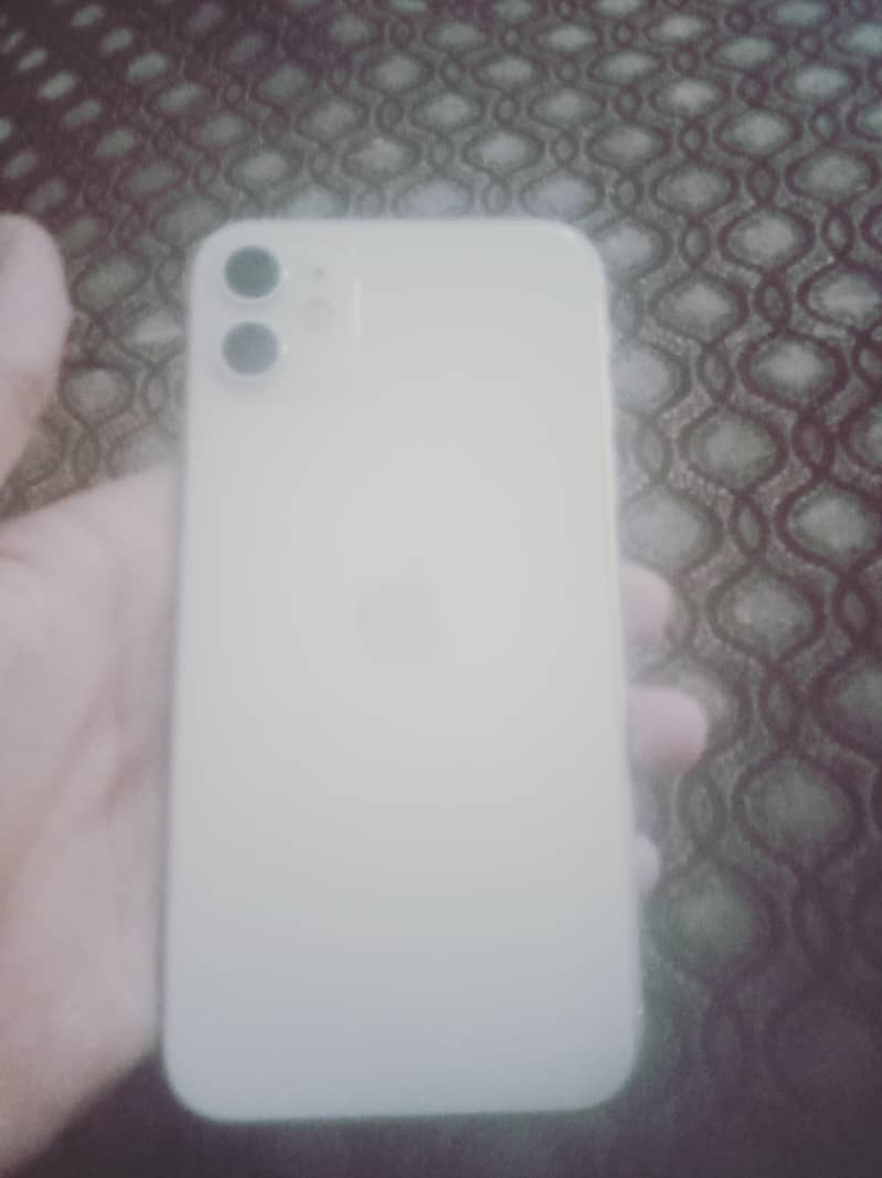 Apple iPhone 11 3