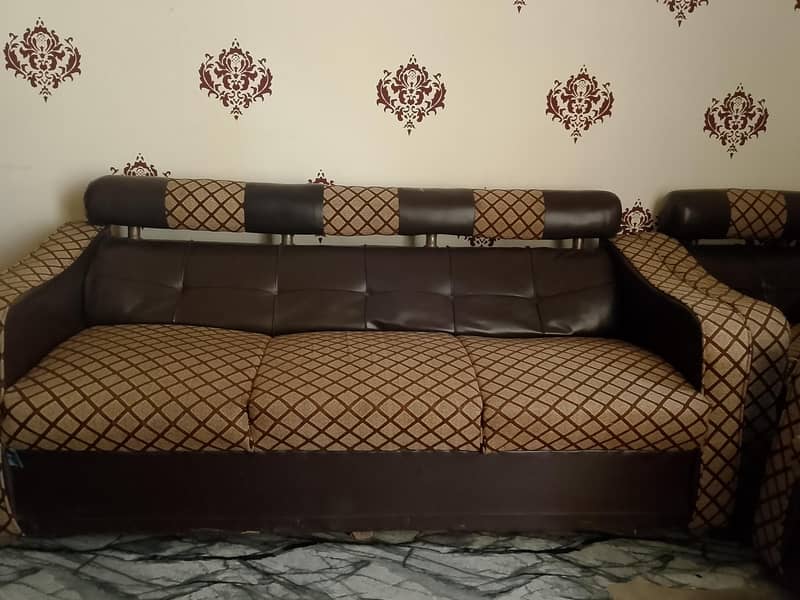 sofa set available 2