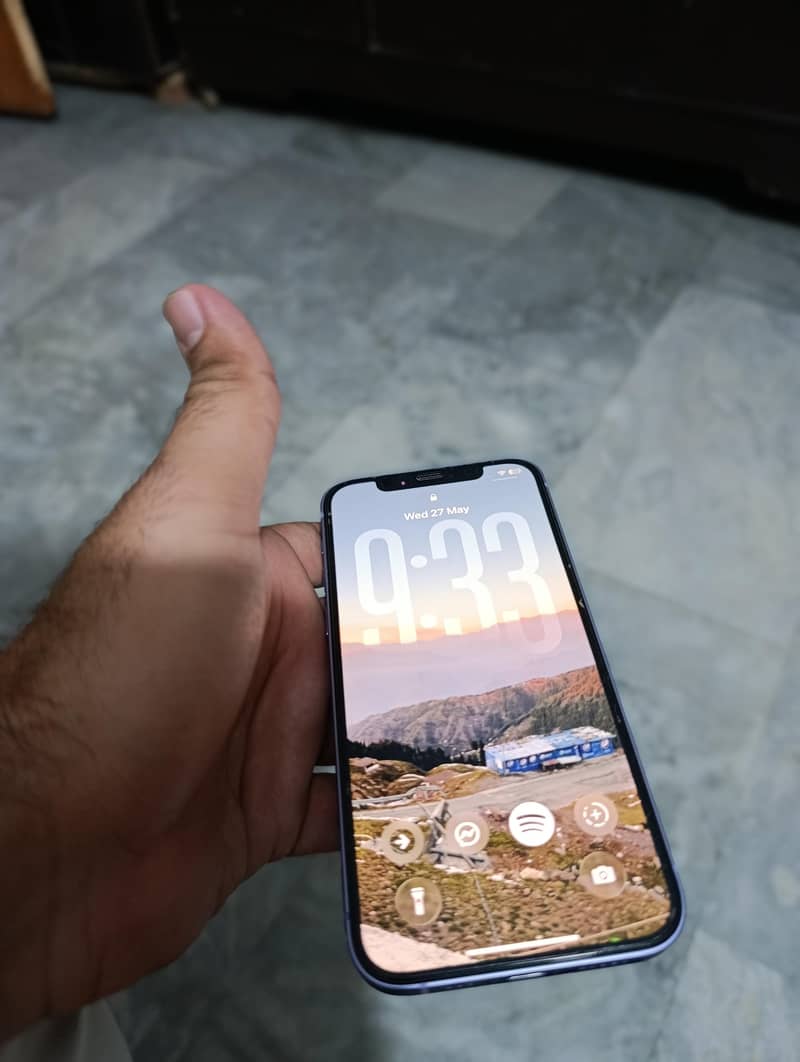 Apple iPhone 12 1