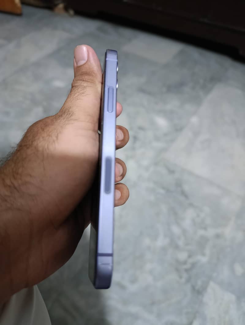 Apple iPhone 12 2