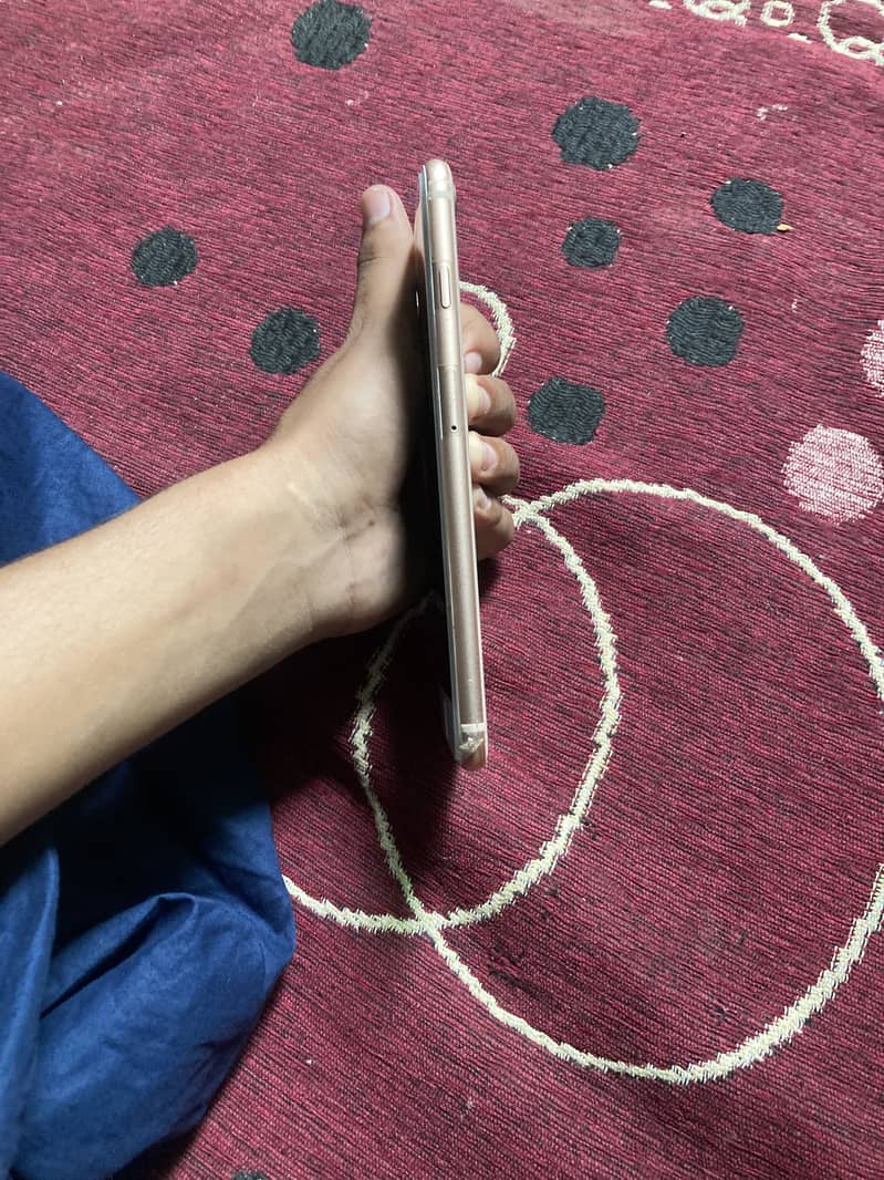 Apple iPhone 8 Plus 0