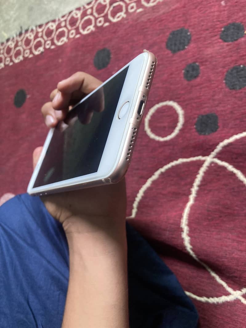 Apple iPhone 8 Plus 1