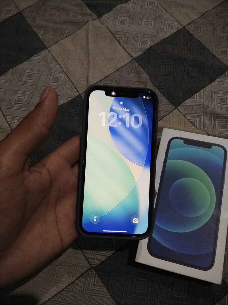 Apple iPhone 12 1