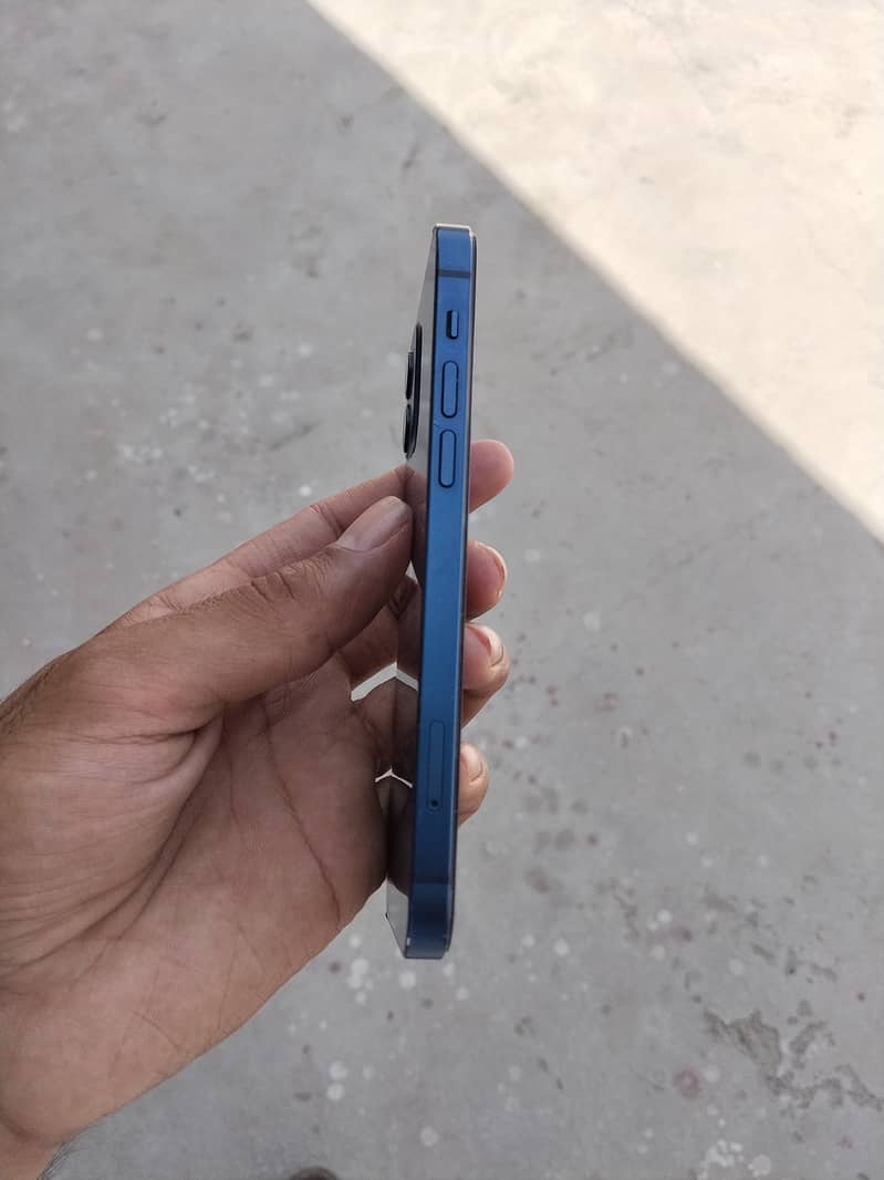 Apple iPhone 12 8