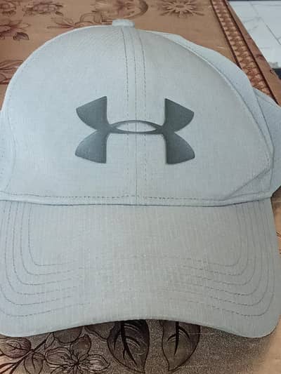 under armour original cap in grey color used but in new condition