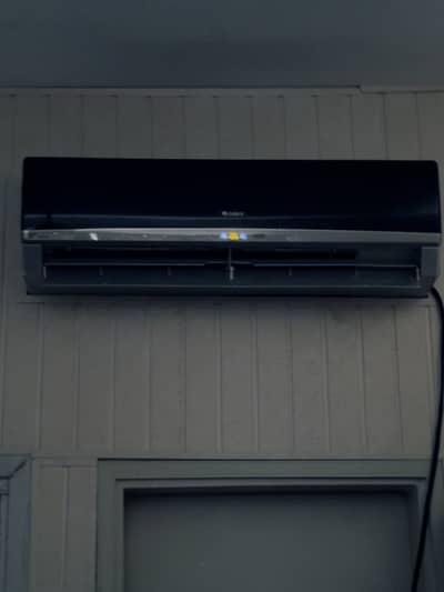 Premium quality AC- smooth cooling performance