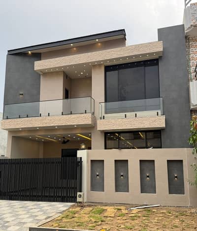 Multi Gardens B-17   8 Marla dbl story house for sale Block C