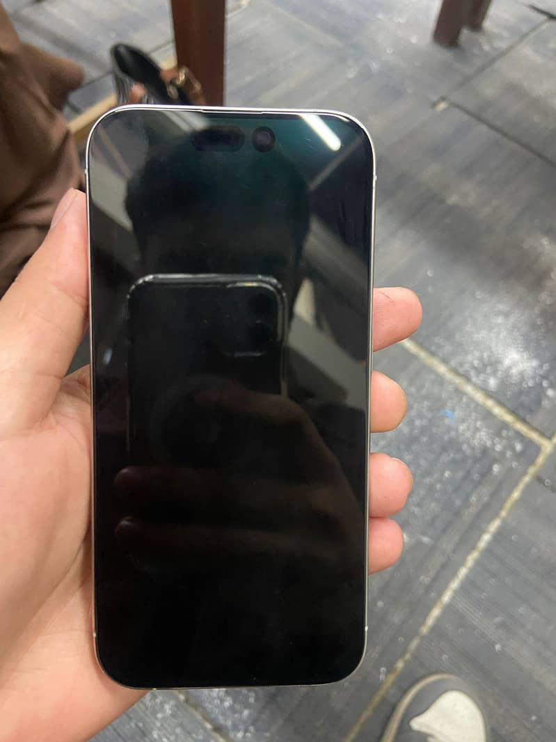 iPhone 15 Pro 3