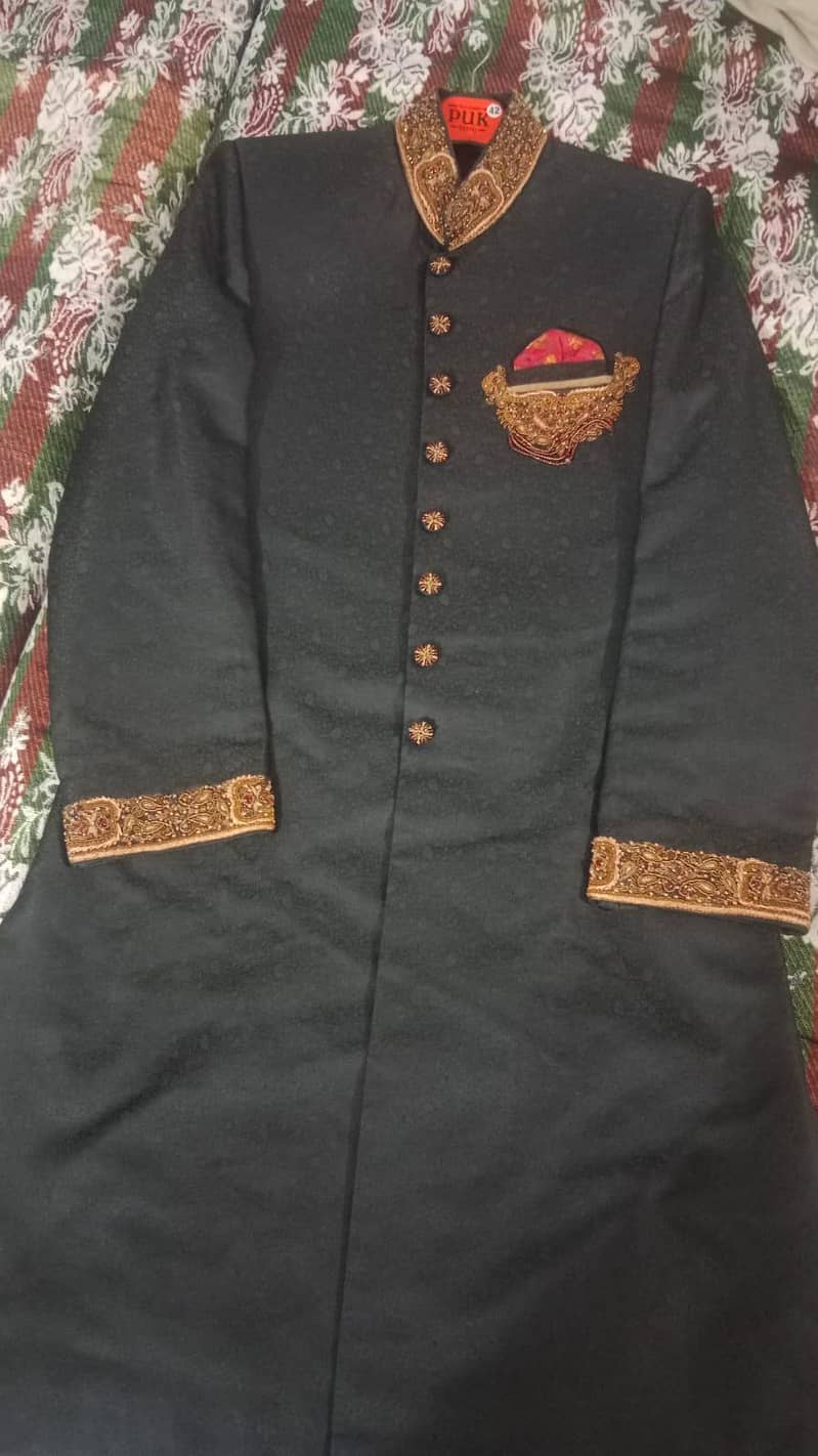 دولہے کے لیے شادی کے پہلے دن کا ایڈریس شیروانی 0