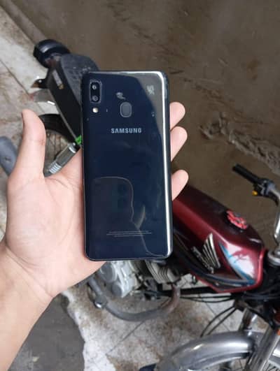 Samsung Mobile A20