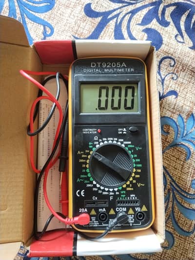 DT9205A DIGITAL MULTIMETER. .