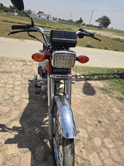 125 bike urgent for Salee. . .