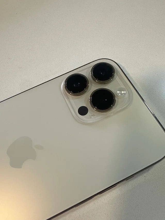 Apple iPhone 14 Pro Max 0