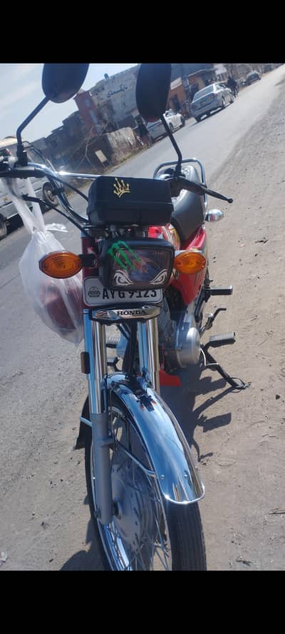Honda 125 (25model) 10/10 condition