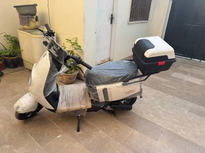 Super star EV mini Smart Scooty