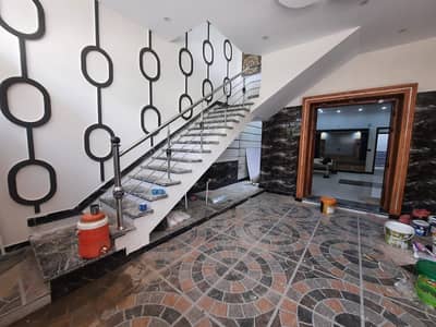 Beautiful House North Karachi Sector 11A, 240sq, Cornor (G + 2), 6 Shops 11A Ki Merket Ma, 120ft Road For Sale.