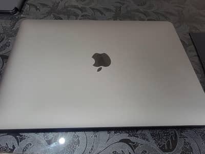 Macbook pro m2