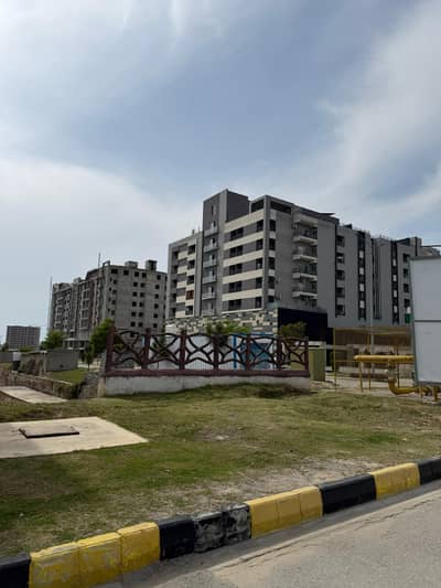 10 Marla Plot Available For Sale